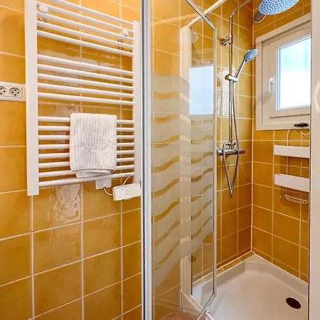 Apartment A Avec Sauna - Parking Prive - 6 Couchages Toulon